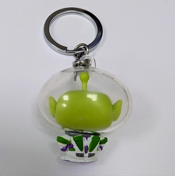 Pop! Keychain Alien Remix in Buzz Lightyear - Picture 4 of 5